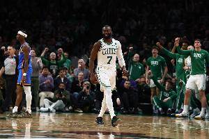 杰伦&middot;布朗：数据分析来看 我可能配不上MVP 但我倾尽心血与汗水